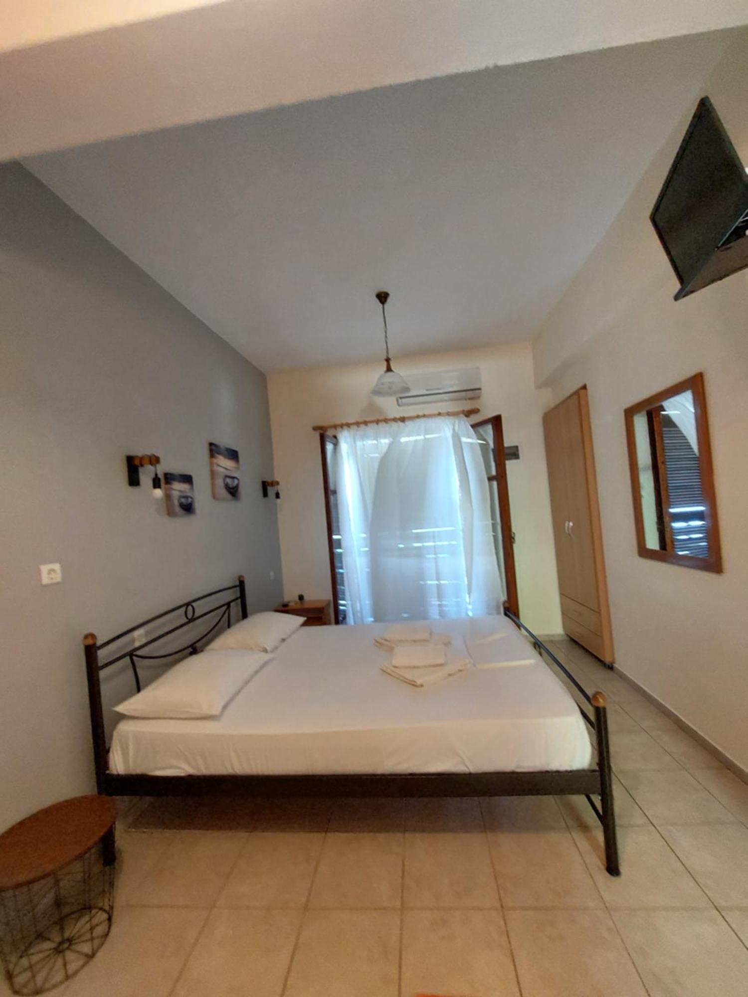 Violetta Studios & Apartments มิลินา ภายนอก รูปภาพ